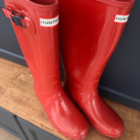 Glossy Red Hunter Rain Boots - Picture 4 of 4